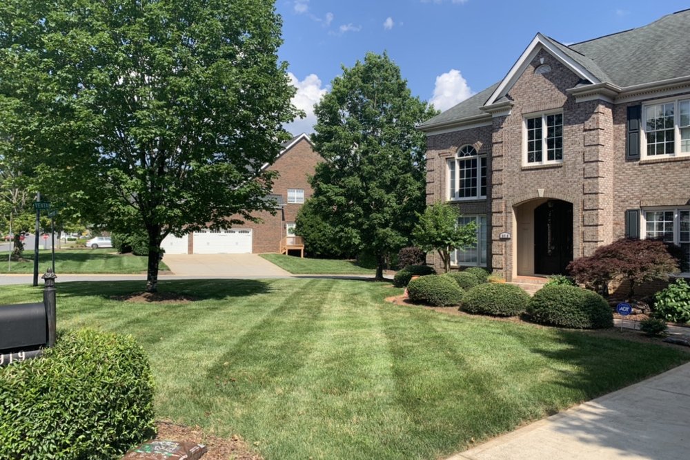 Photo of Emerald Arrow Lawn Care and Landscaping
