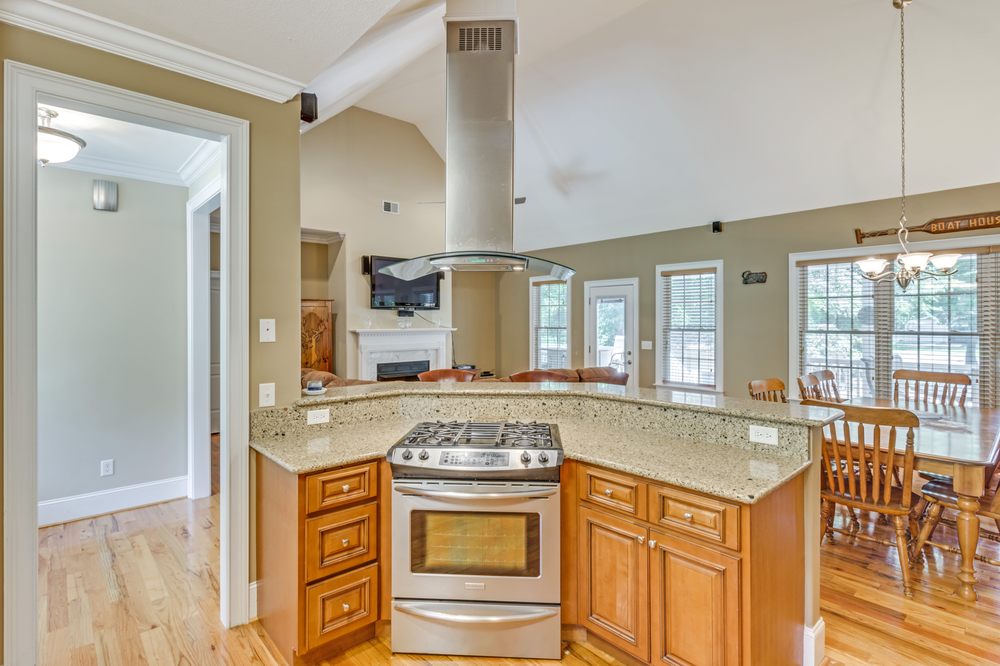 Photo of Brandon Ray - Carolina One Real Estate