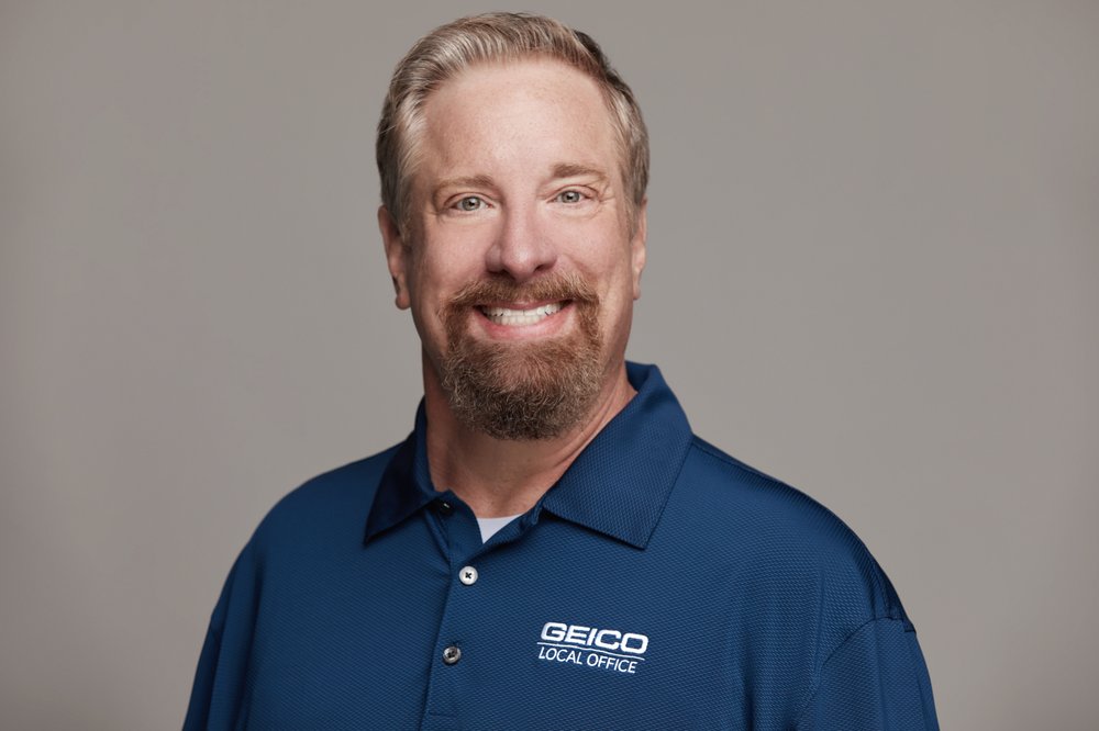 Photo of GEICO Insurance Agent