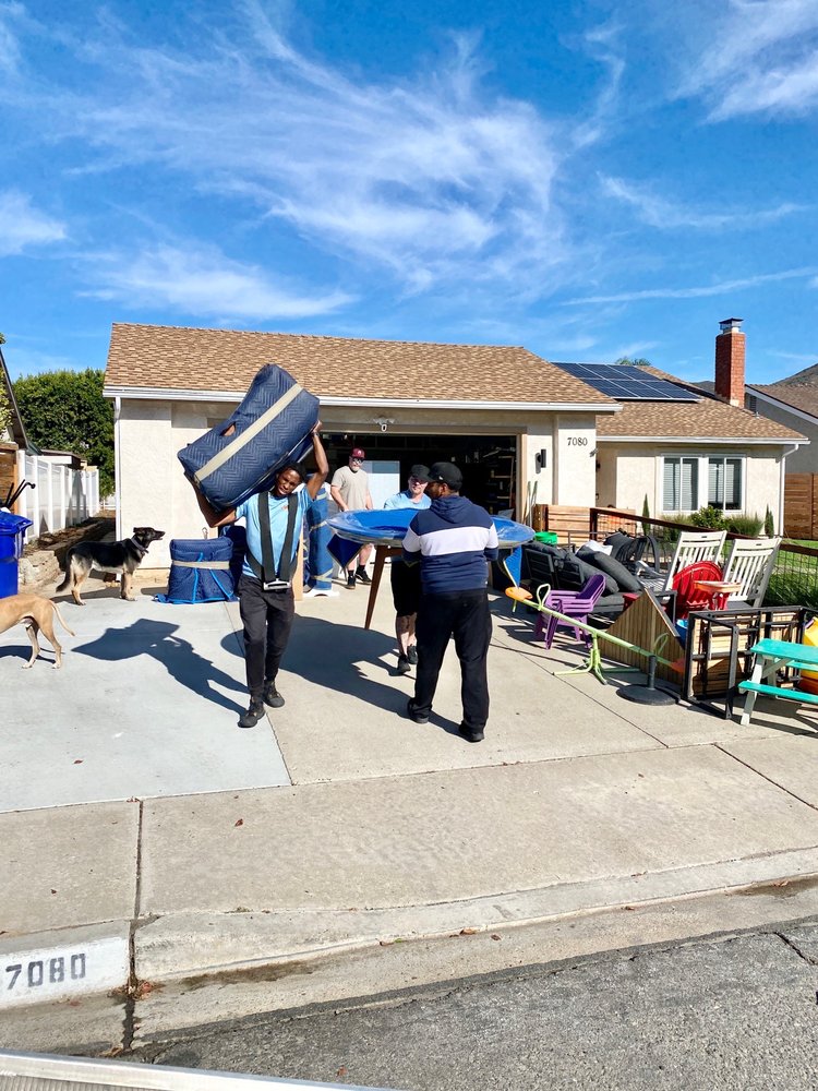 Photo of Awesome Movers
