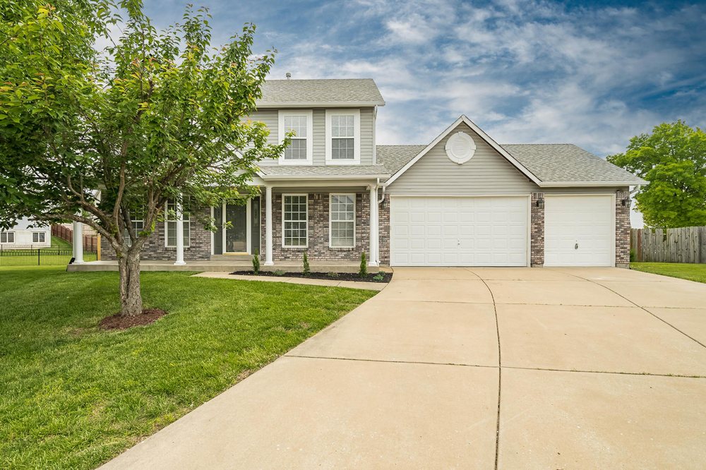 Photo of Laura MacDonald -Compass Realty Group