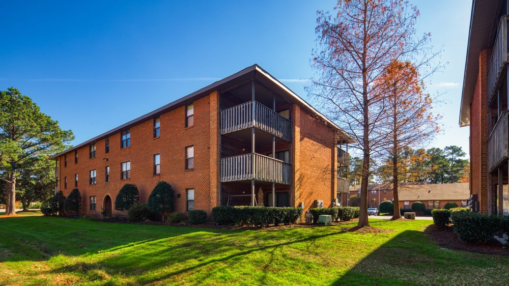 Photo of Emerald Lake Apartments
