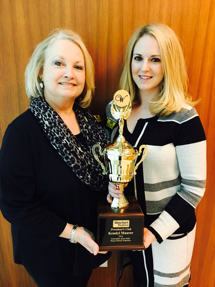 Photo of Jackie & Kendyl Team - Weichert Realtors