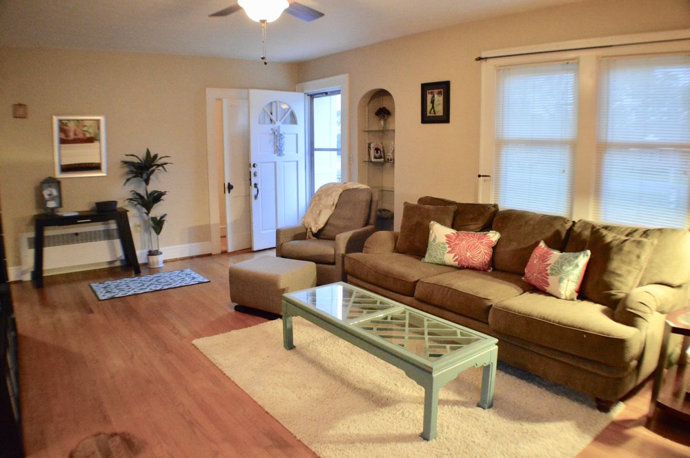 Photo of SOS Designs Home Staging & Redesign