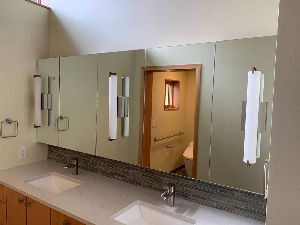 Photo of Newberg Glass & Mirror