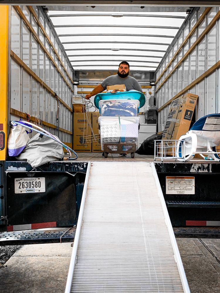 Photo of La Movida Movers
