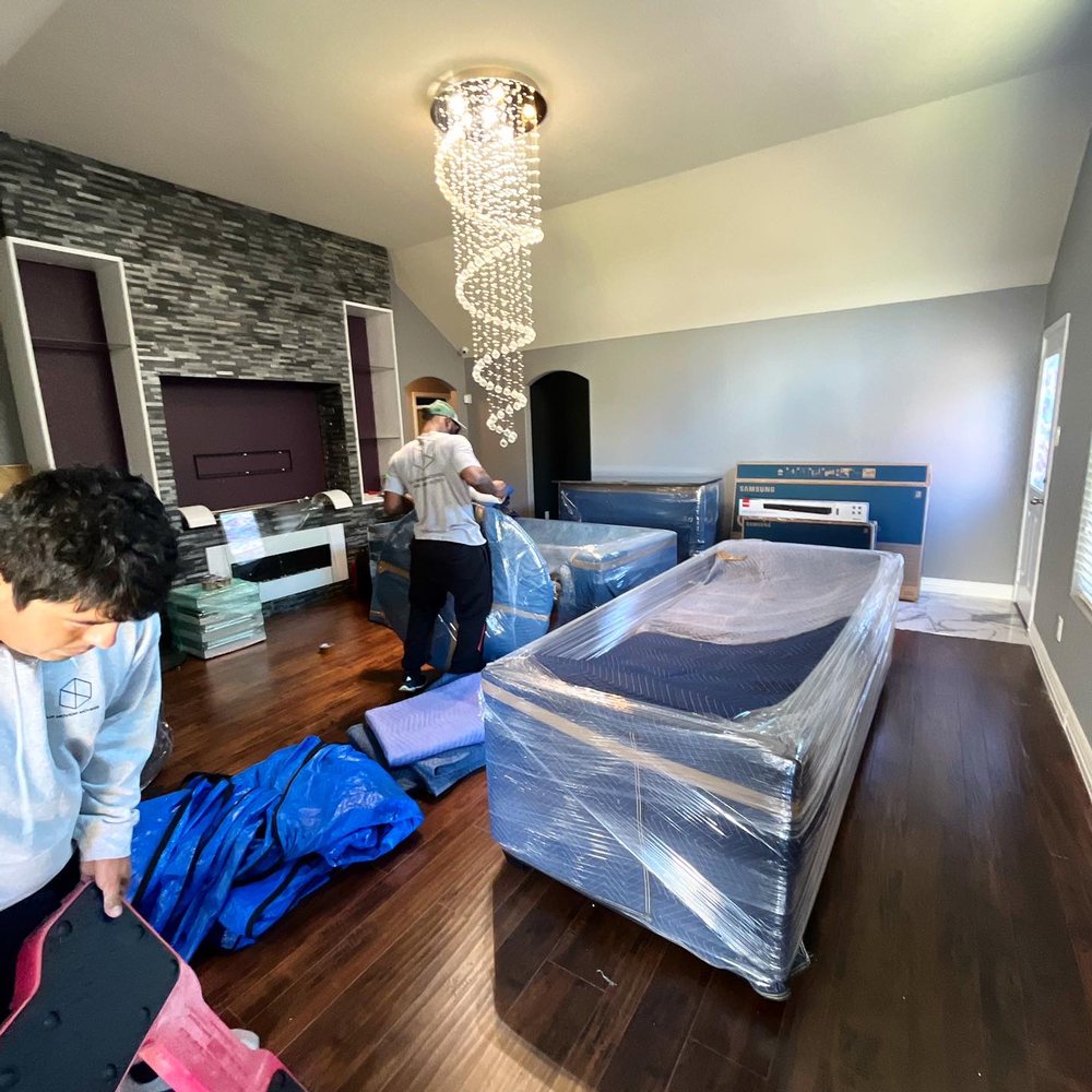 Photo of La Movida Movers