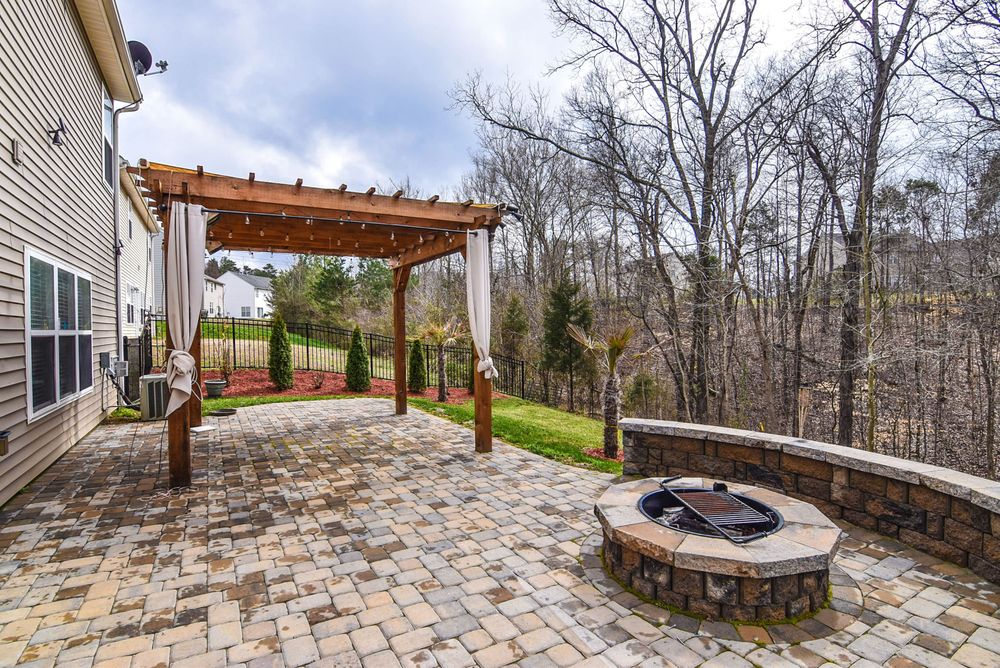 Photo of Jessica Sinski - Showcase Realty