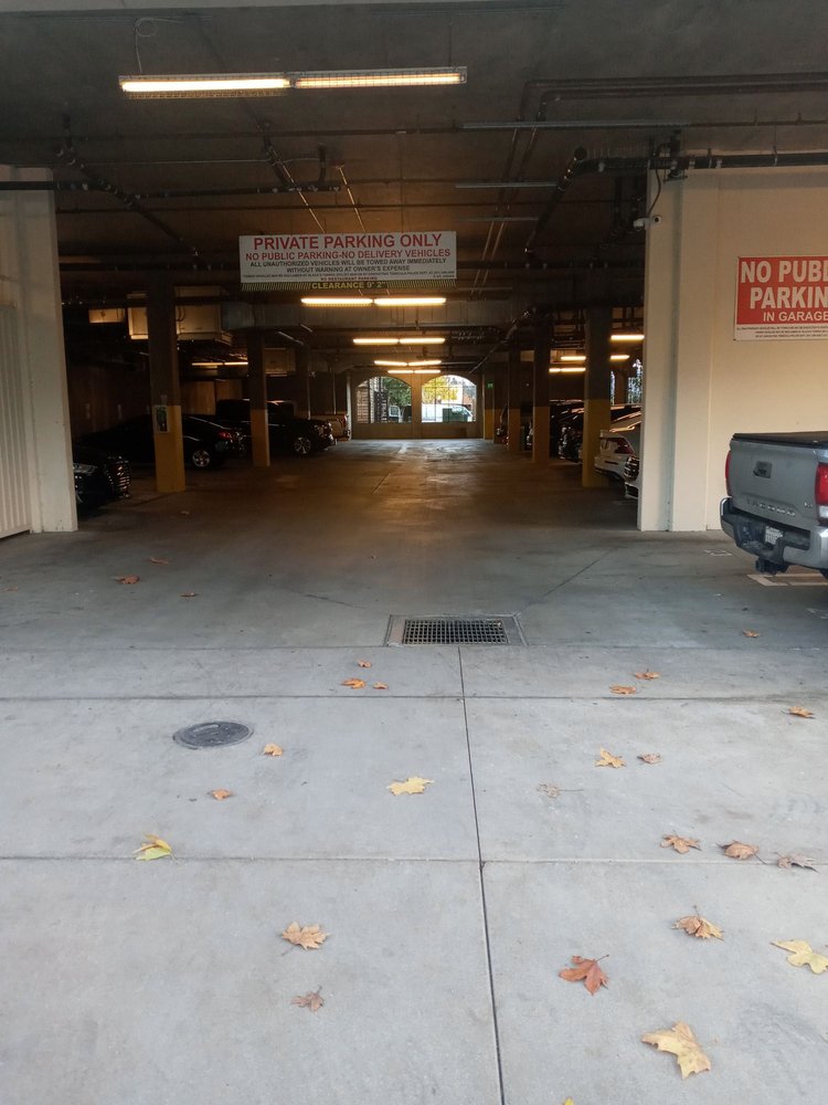 Photo of Front Street Plaza