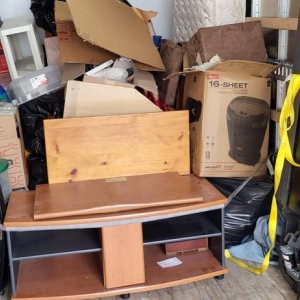 Photo of Moving U & Junk U - Reading