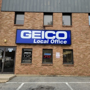 Photo of GEICO Insurance Agent