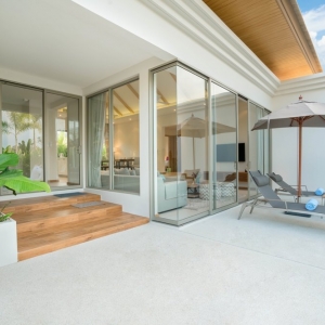 Photo of Arrow Glass & Mirror