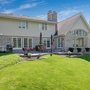 Photo of Maureen Aylward - At Properties