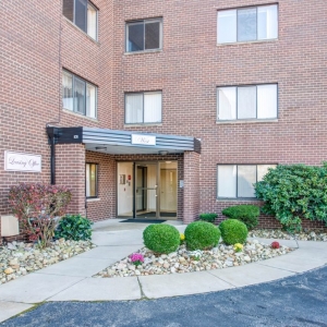 Photo of Bryn Mawr Apartments