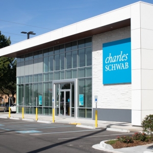 Photo of Charles Schwab