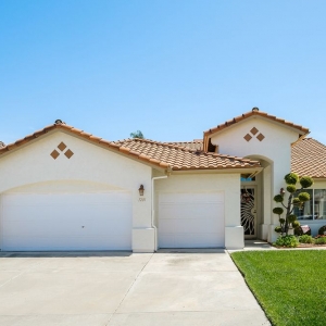 Photo of Tina Etue - E2 Realty