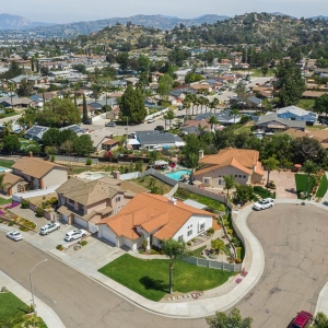 Photo of Tina Etue - E2 Realty