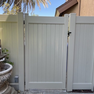 El Cajon The Fence Dr