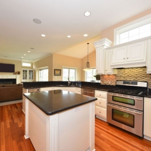 Photo of Daniel Mai Shorewest, REALTORSÂ®