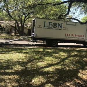 Photo of Leon Moving
