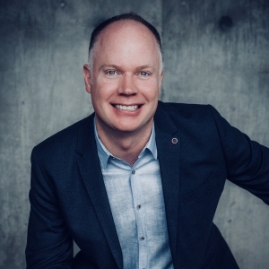 Photo of Chad Meier - Oregon Real Estate Broker with Living Room Realty