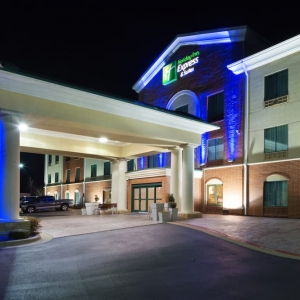 Photo of Holiday Inn Express & Suites Little Rock-West