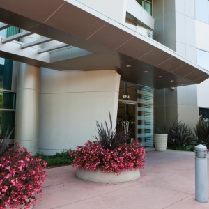 Photo of Charles Schwab