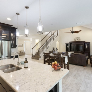 Photo of Julie Liles - Best Coast Realty