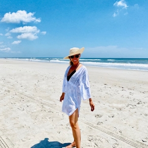 Photo of Julie Liles - Best Coast Realty