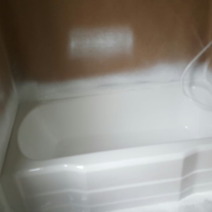 Photo of Glaze Master Bathtub Refinishing