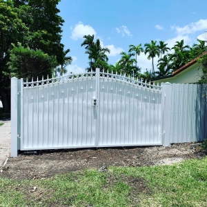 Photo of Havana Fence