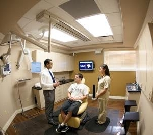 Photo of Raju Reddy, DDS, MD Teeth Implant Specialist