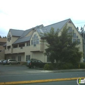 Photo of Silvermark Inc. helping you with your personal insurance needs