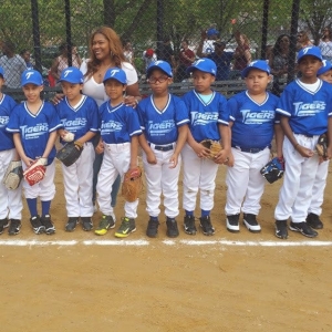 Photo of Thania Salazar: Allstate Insurance providing a superior service to the customers and community