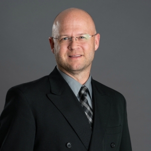 Photo of Michael Peters: Allstate Insurance choosing the right insurance products and services