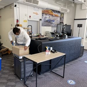 San Francisco Fastline - DHL & FedEx ShipCenter