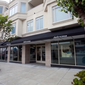 Photo of Charles Schwab