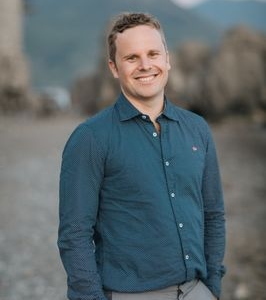 Alameda Ryan Van Valer, EA