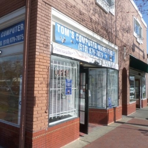 Photo of Tom's Computer Warehouse