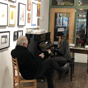 Photo of Live Worms Gallery