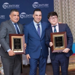 Photo of Yi Lin - Century Homes Realty Group