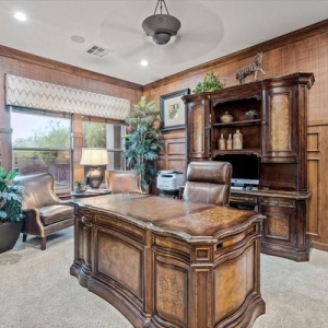 Photo of Linda Booker, REALTOR