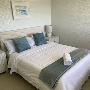 Newport Beach EXELLENT professional cleaners & handyman