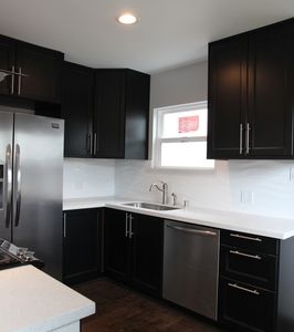 Los Angeles Acorn Properties Management & Realty