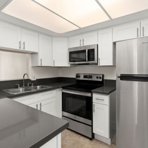 Photo of Parkway Plaza Apartments