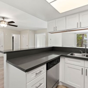 Photo of Parkway Plaza Apartments