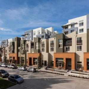 Photo of Wilshire La Brea Apartments