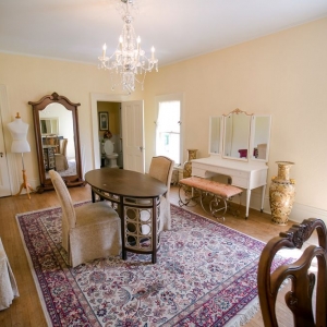 Photo of Cedarhurst Mansion