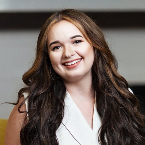 Photo of Nicole Nark, Realtor