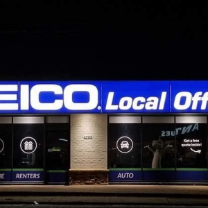 Photo of GEICO Insurance Agent